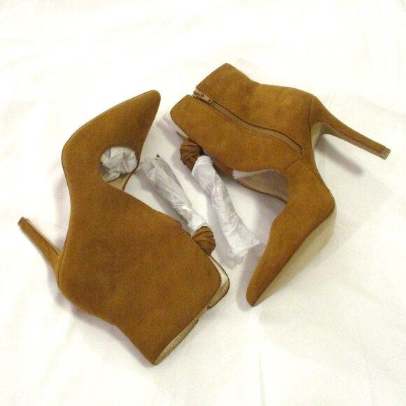 JOURNEE COLLECTION HIGH ANKLE BOOTIES – NWT 7.5 - Picture 2 of 15